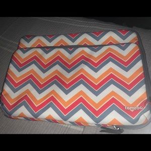 Tomtoo 14” laptop bag/carrier. New, no tags